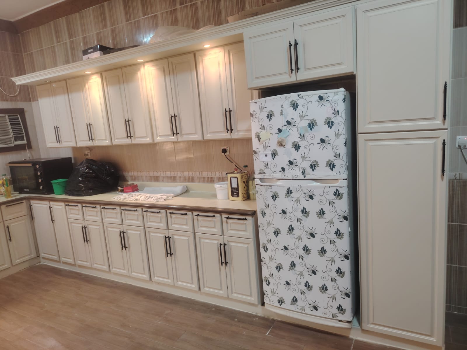 تجديد مطابخ وتغيير لون المطابخ وتغيير الرخام والمسكات والمفصلات