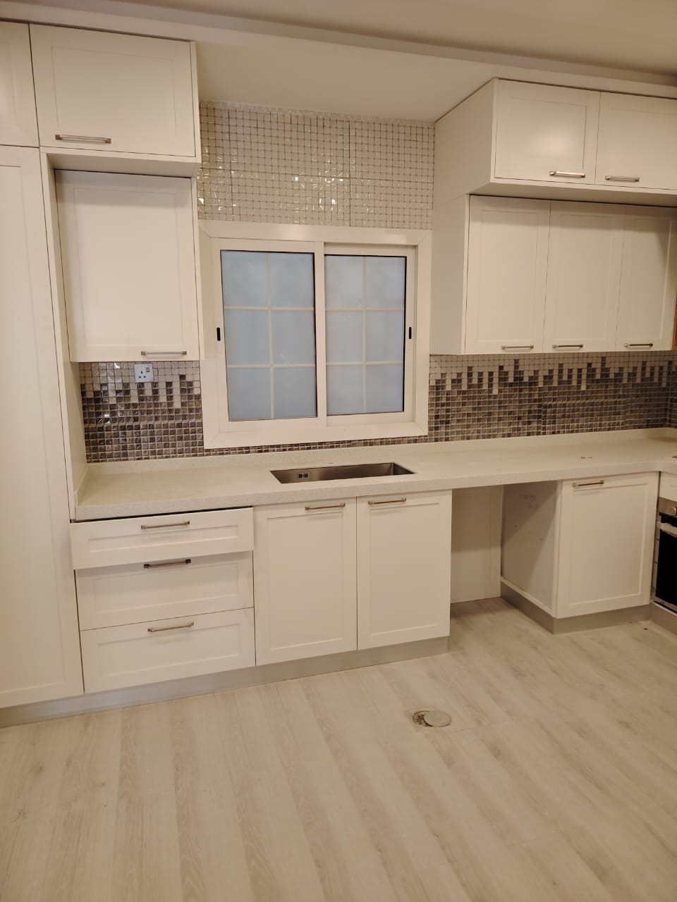 فني تركيب مطابخ جدة